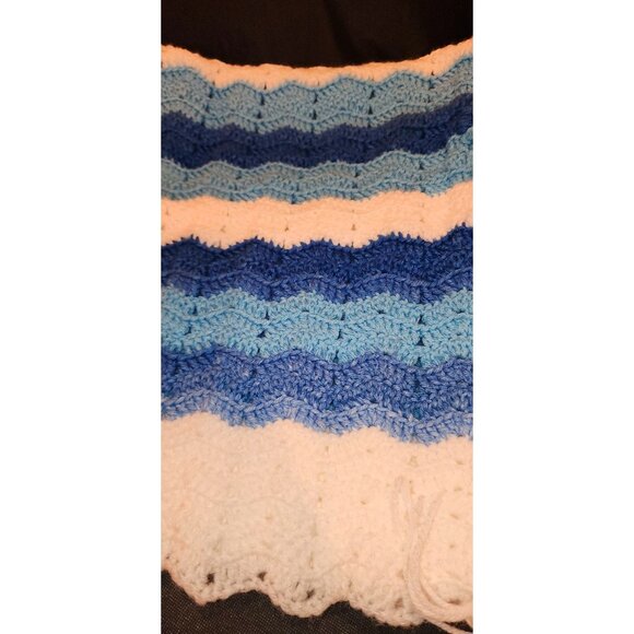 Handmade Crochet Blue White Striped Baby Blanket With Fringe NEW - Picture 4 of 8
